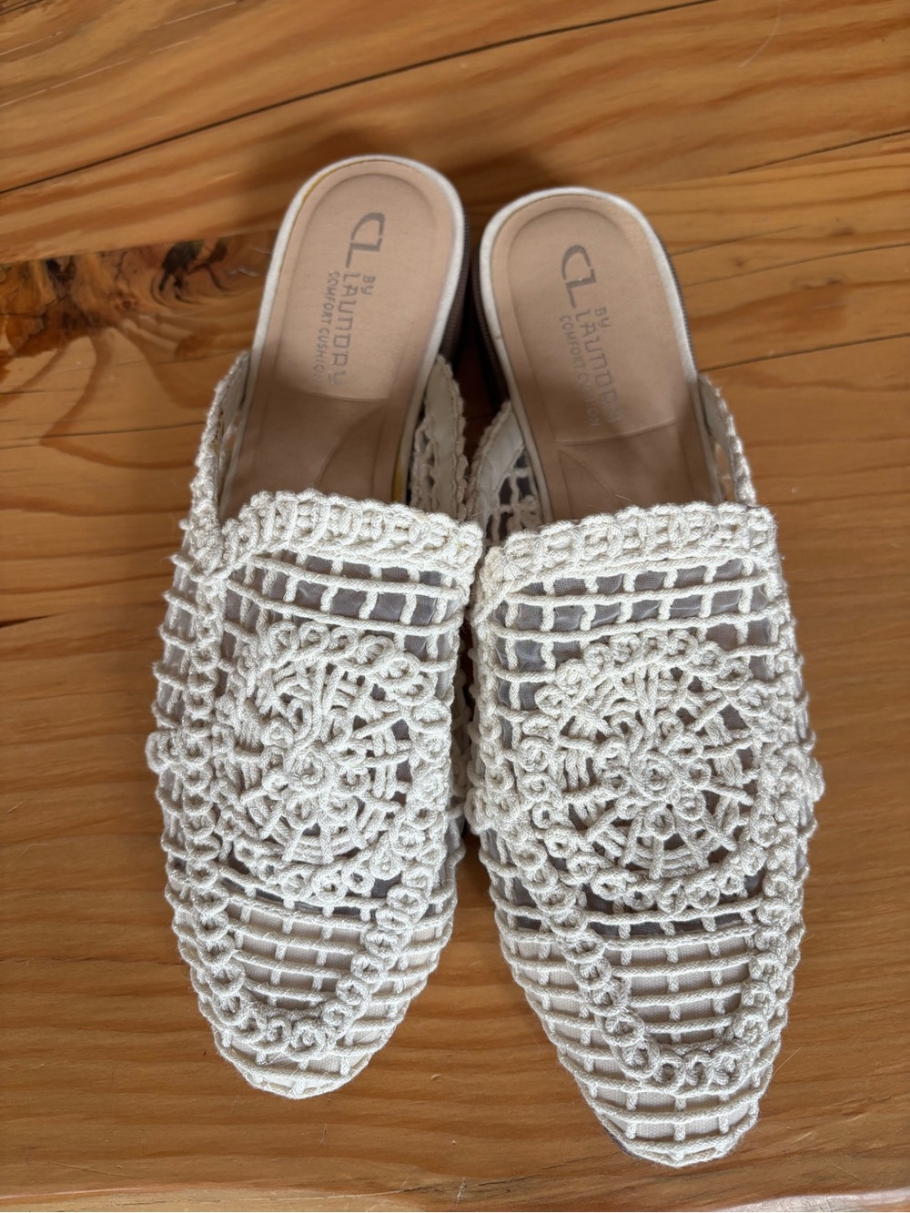 Laundry By Shelli Segal Cream Crochet Slip-On Mules